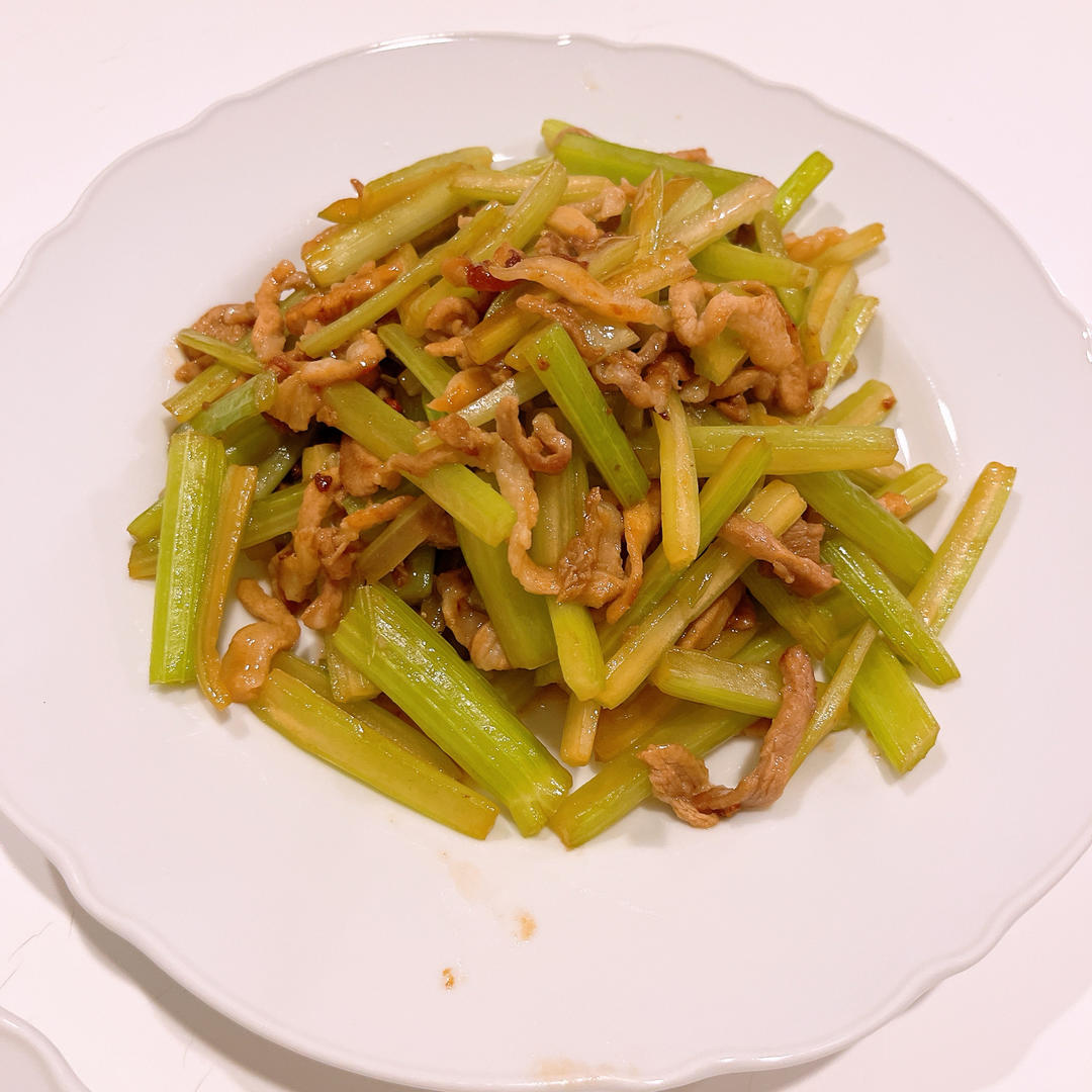 芹菜炒肉