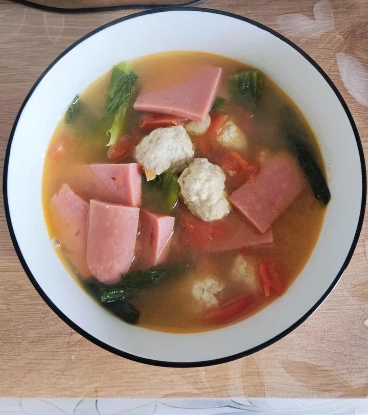 家传浓汤西红柿🍅猪肉丸子汤