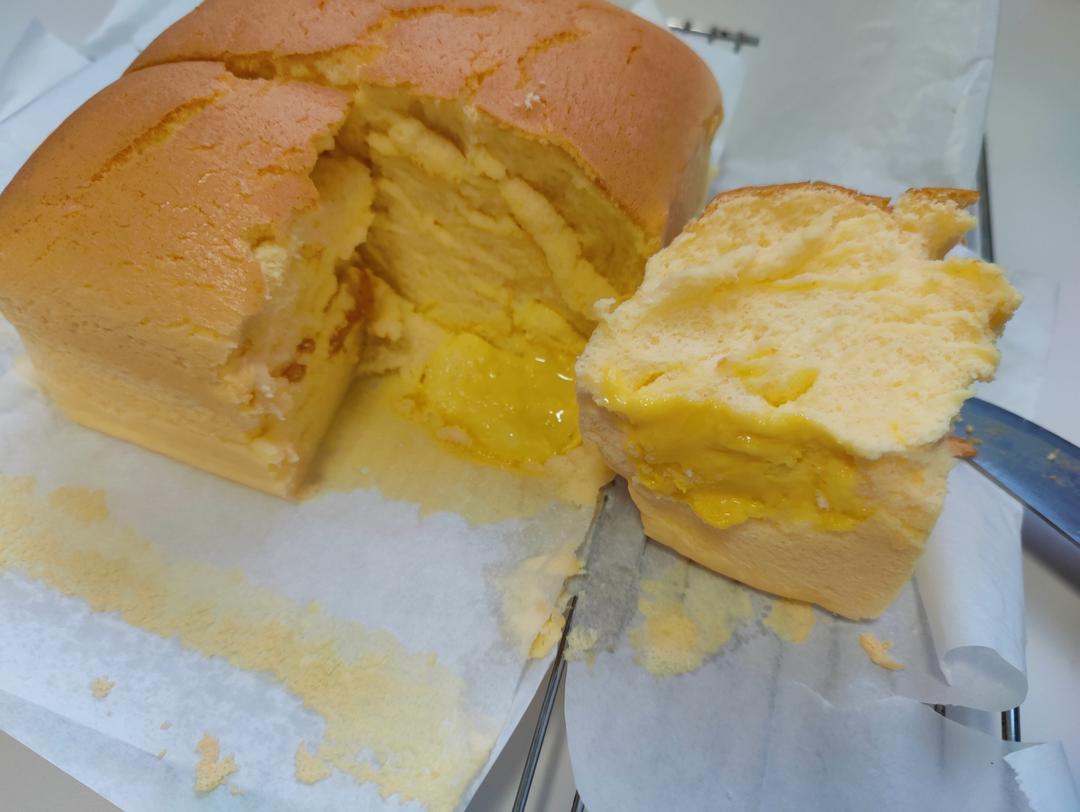 堪比柯基屁股
爆浆芝士🧀古早蛋糕