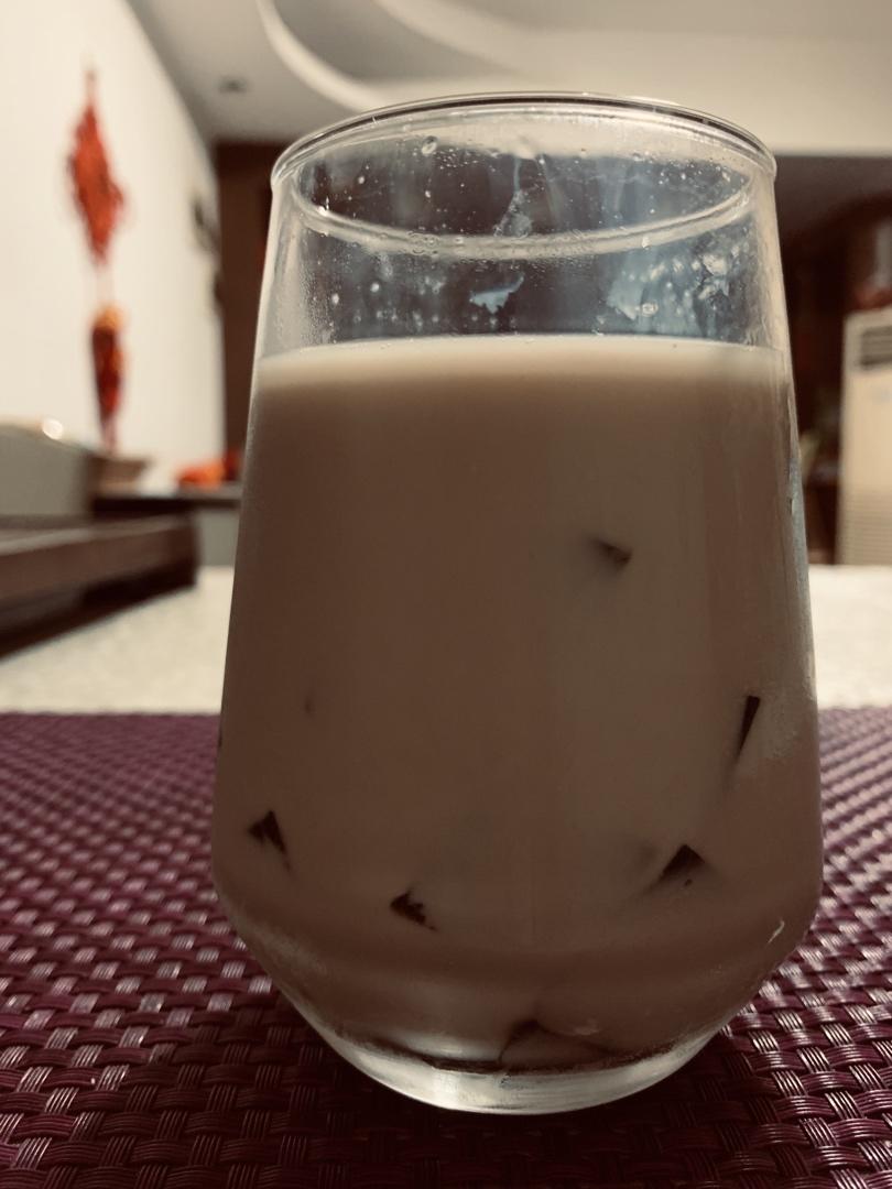人见人爱的清咽利喉最佳品-罗汉果雪梨冻撞奶