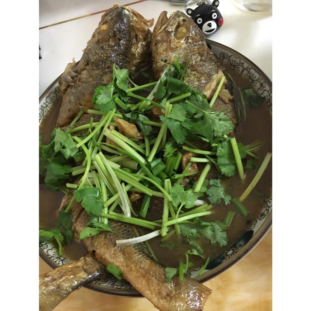 红烧黄鱼—鱼皮不破的小窍门
