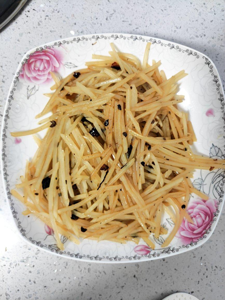 在家也能做出馆子味儿的醋溜/炝炒/酸辣土豆丝（就是那道看似简单，实则步步玄机的土豆丝）