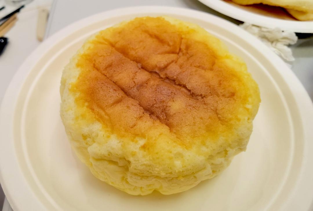 不用奶油奶酪也能做的“轻乳酪蛋糕”🍰