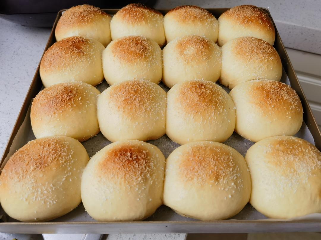 超级柔软的奶油奶酪椰蓉小餐包