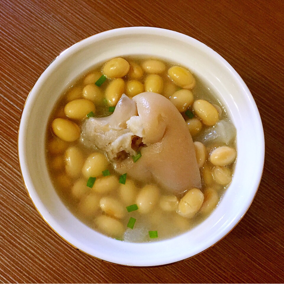 黄豆猪脚汤