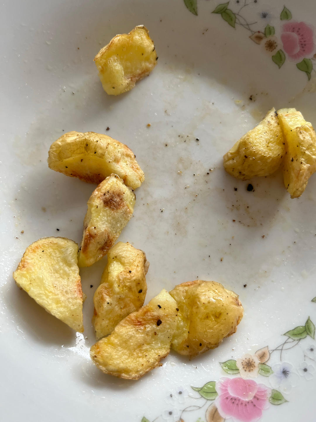 瑞麒圣麟做的微波炉10分钟烤土豆