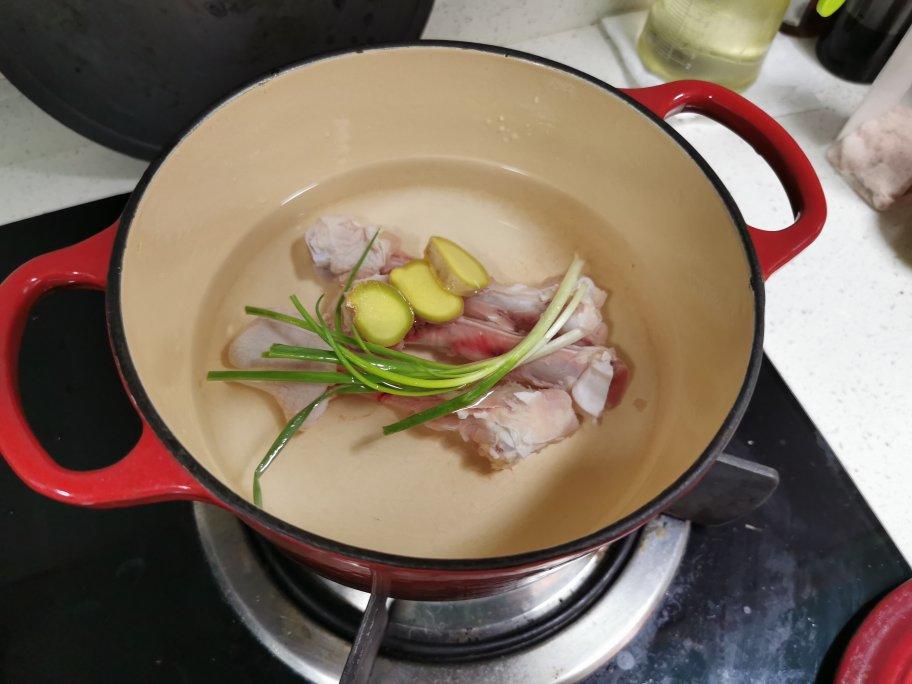 绿豆白鸽汤【7月北鼎蒸炖锅食谱】