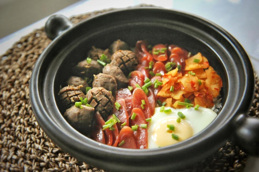香肠煲仔饭