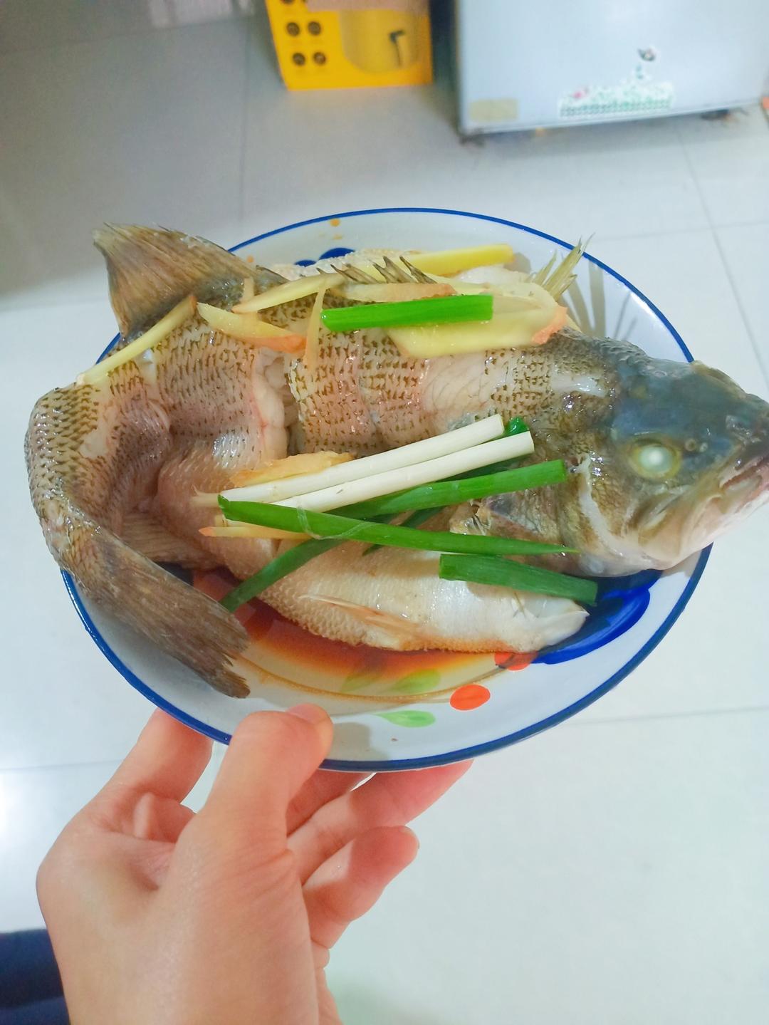 10分钟做 清蒸鲈鱼 （附切鱼图解）