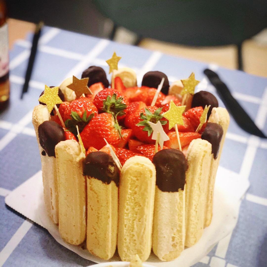 生日蛋糕教程【威化饼干围边】