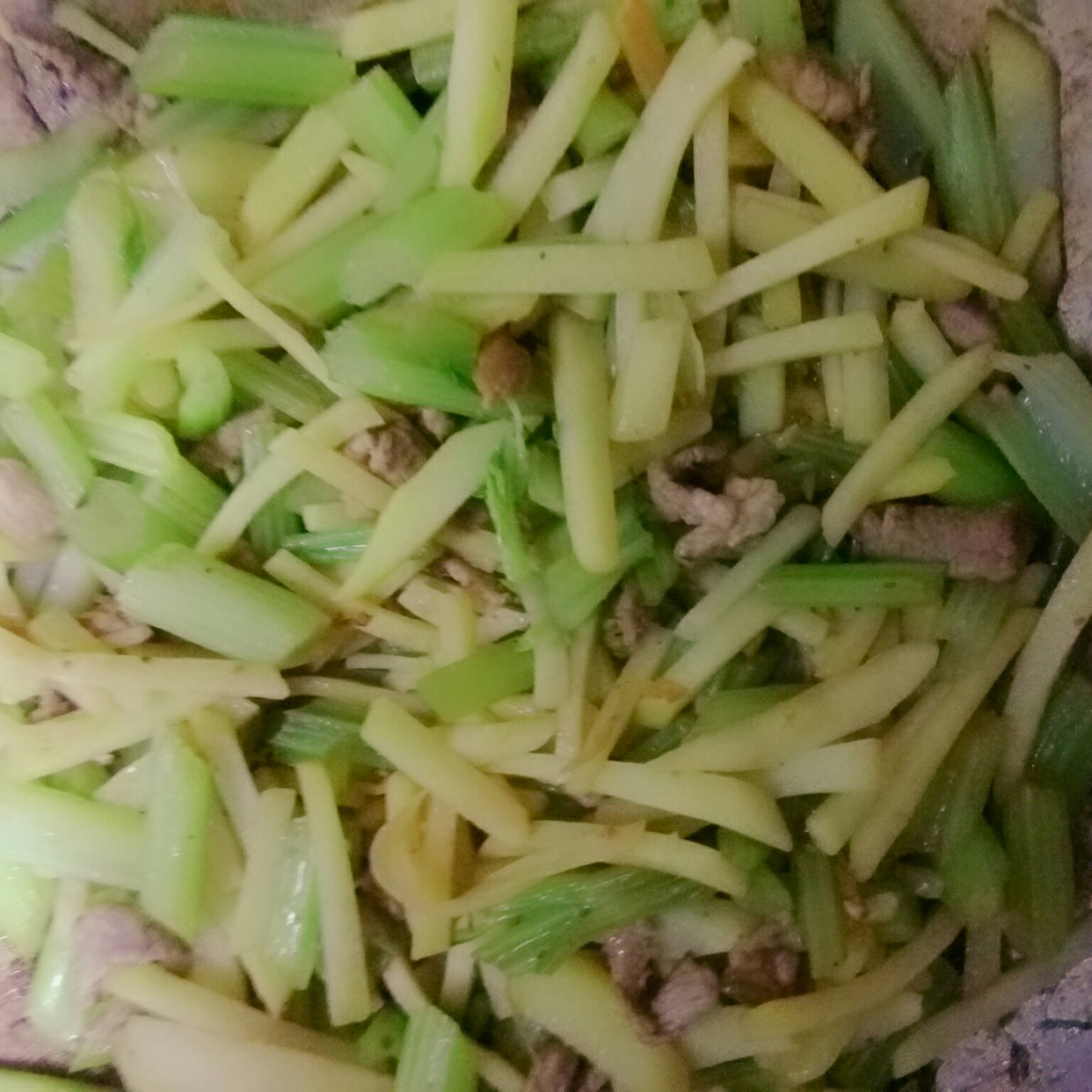芹菜炒土豆丝
