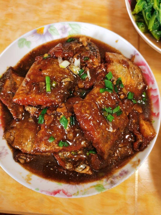 云的微笑做的红烧带鱼段