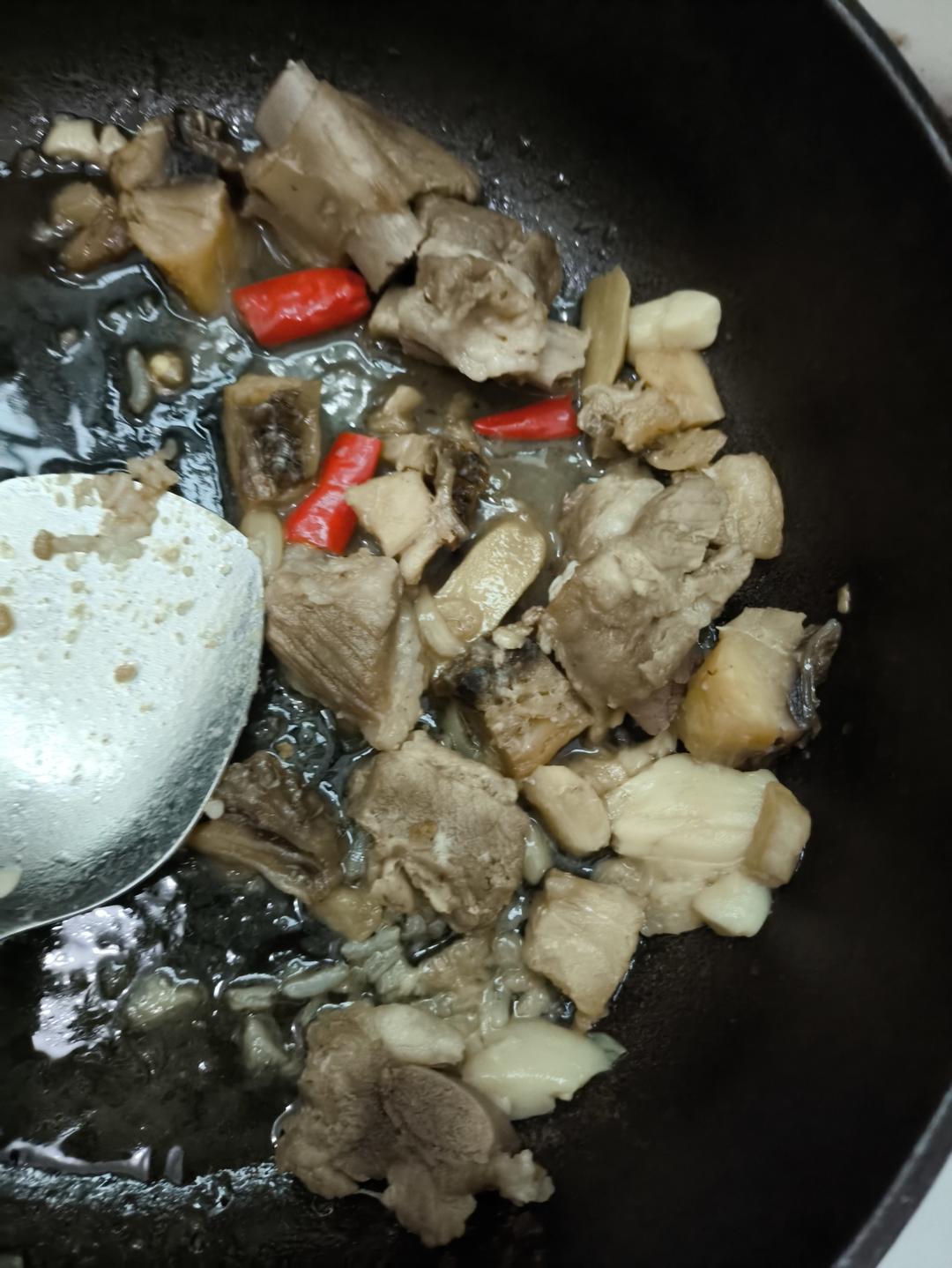 咸鱼煲猪肉