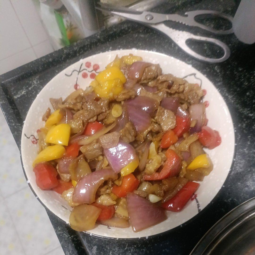 下饭菜：洋葱青椒炒肉片