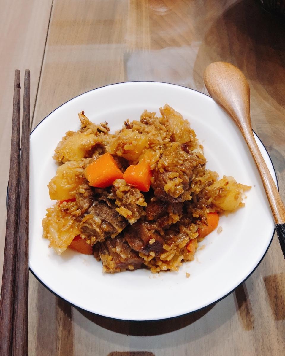 【排骨焖饭】