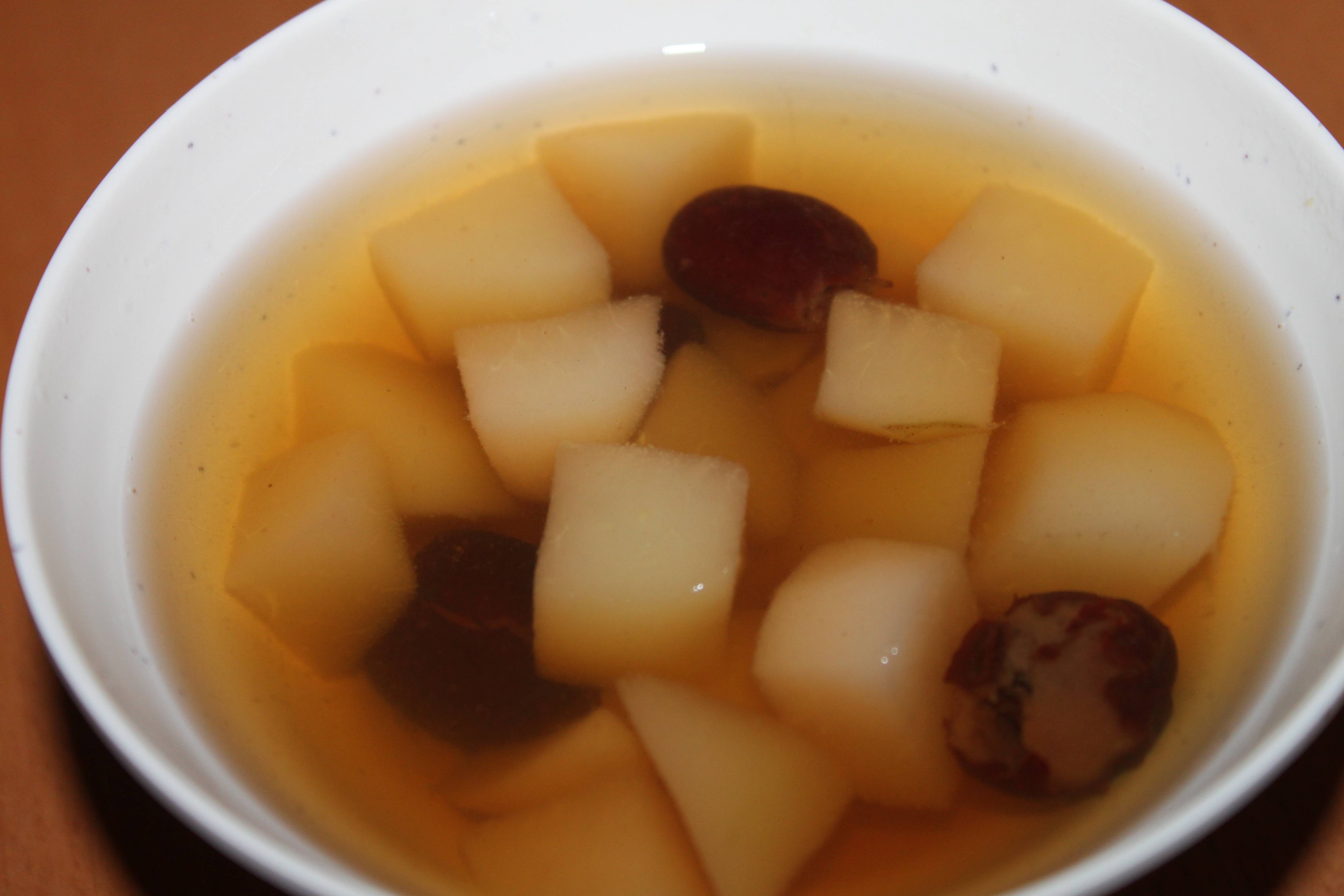 电热锅版红枣雪梨蜂蜜水