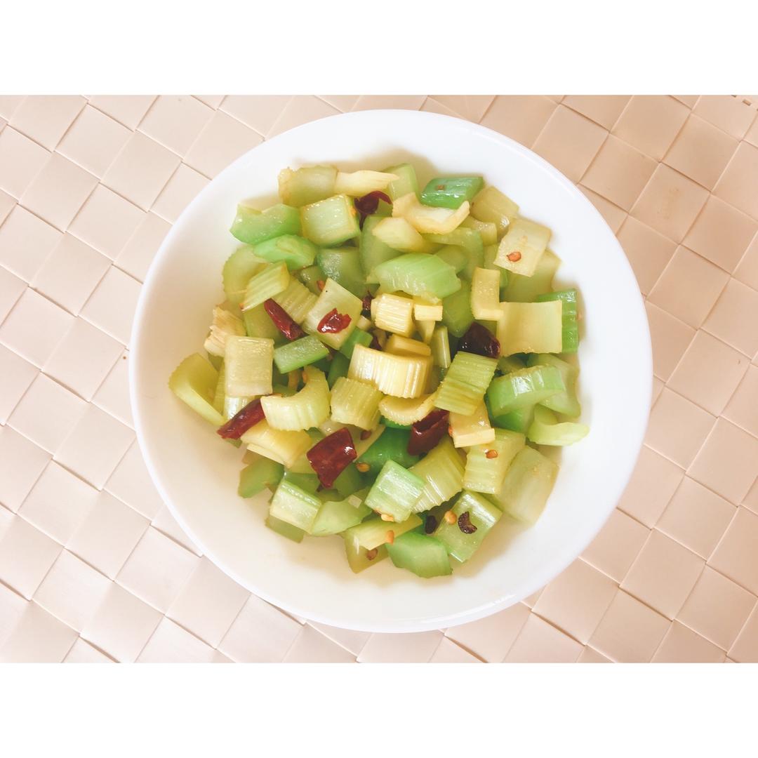 炝炒芹菜