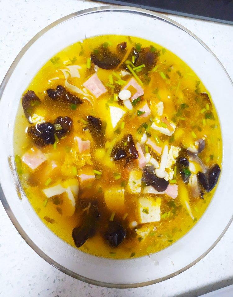 好喝不怕胖的西红柿菌菇豆腐汤