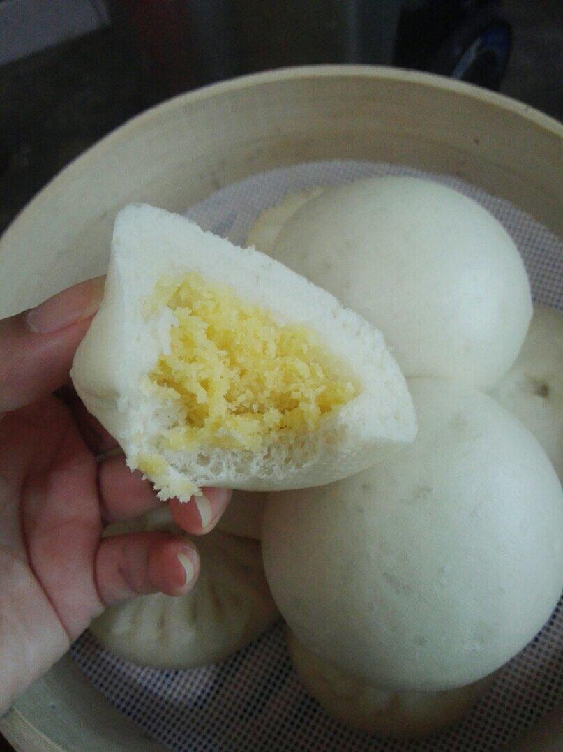 松软香甜的奶黄包，很快就可以搞定。