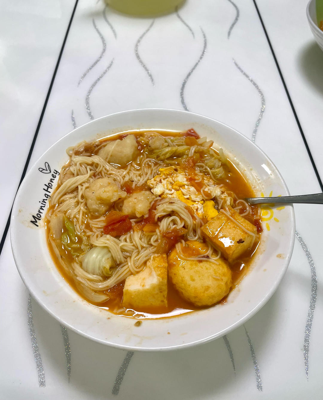 鲜美的番茄虾滑鸡蛋面