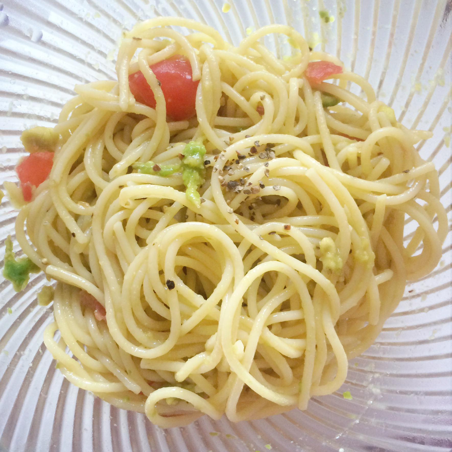 miss璐露西做的牛油果酱天使意面