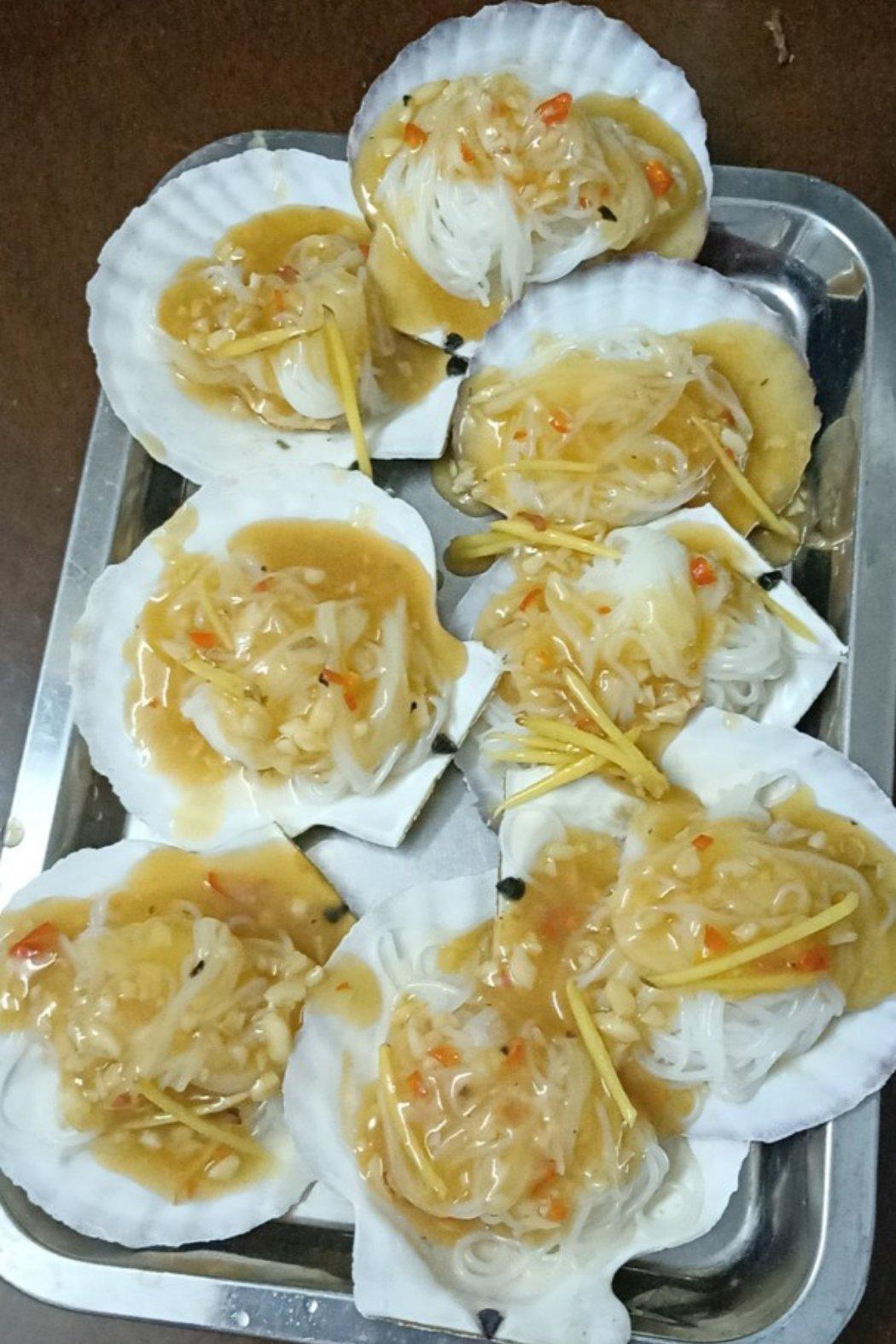 蒜蓉扇贝肉蒸粉丝