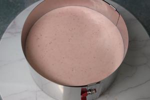 草莓酸奶慕斯蛋糕 Erdbeer-Joghurt-Torte的做法 步骤17
