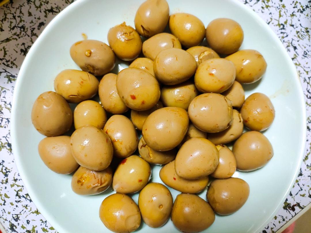乡巴佬卤鹌鹑蛋