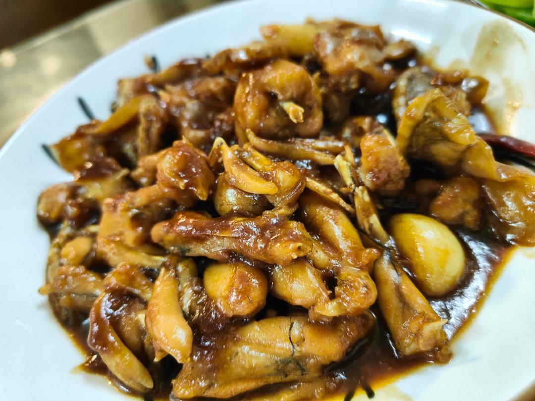 红烧牛蛙（手把手教你烧出回味无穷的牛蛙料理）