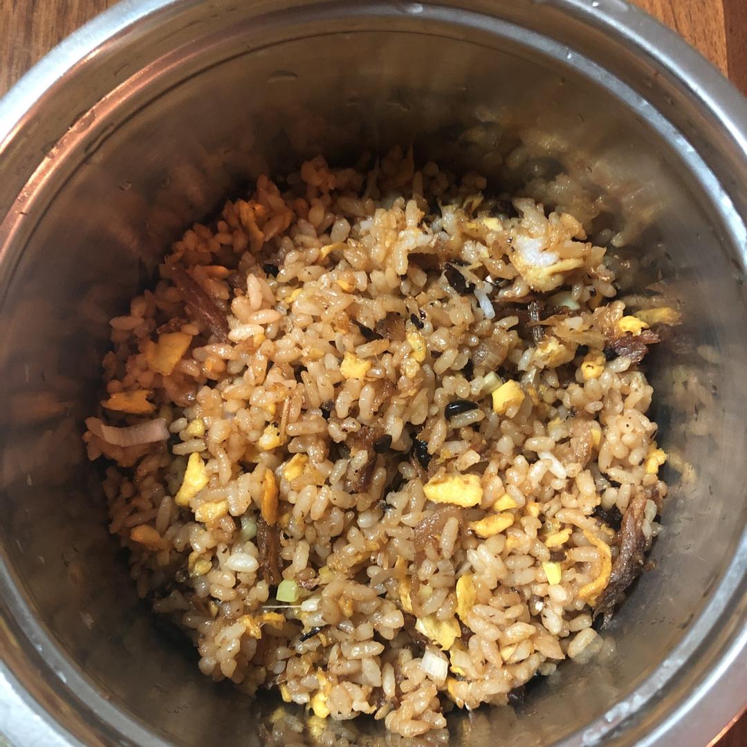 豆豉鲮鱼炒饭