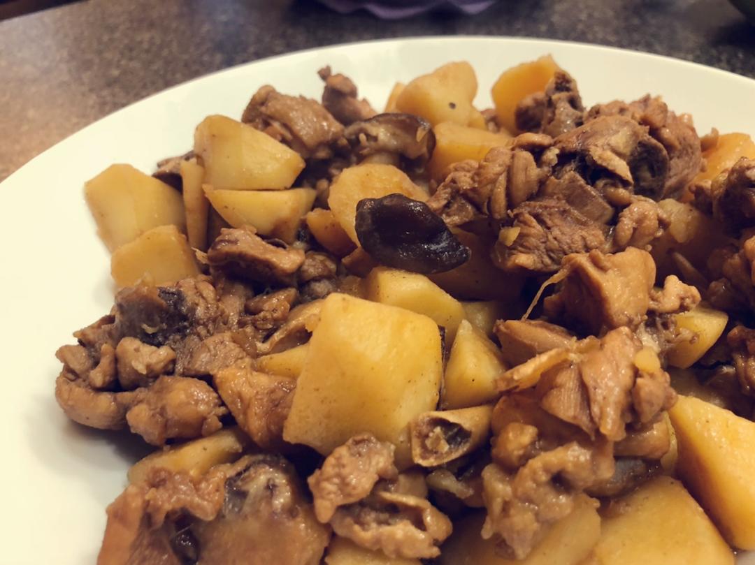 香菇土豆炖鸡块