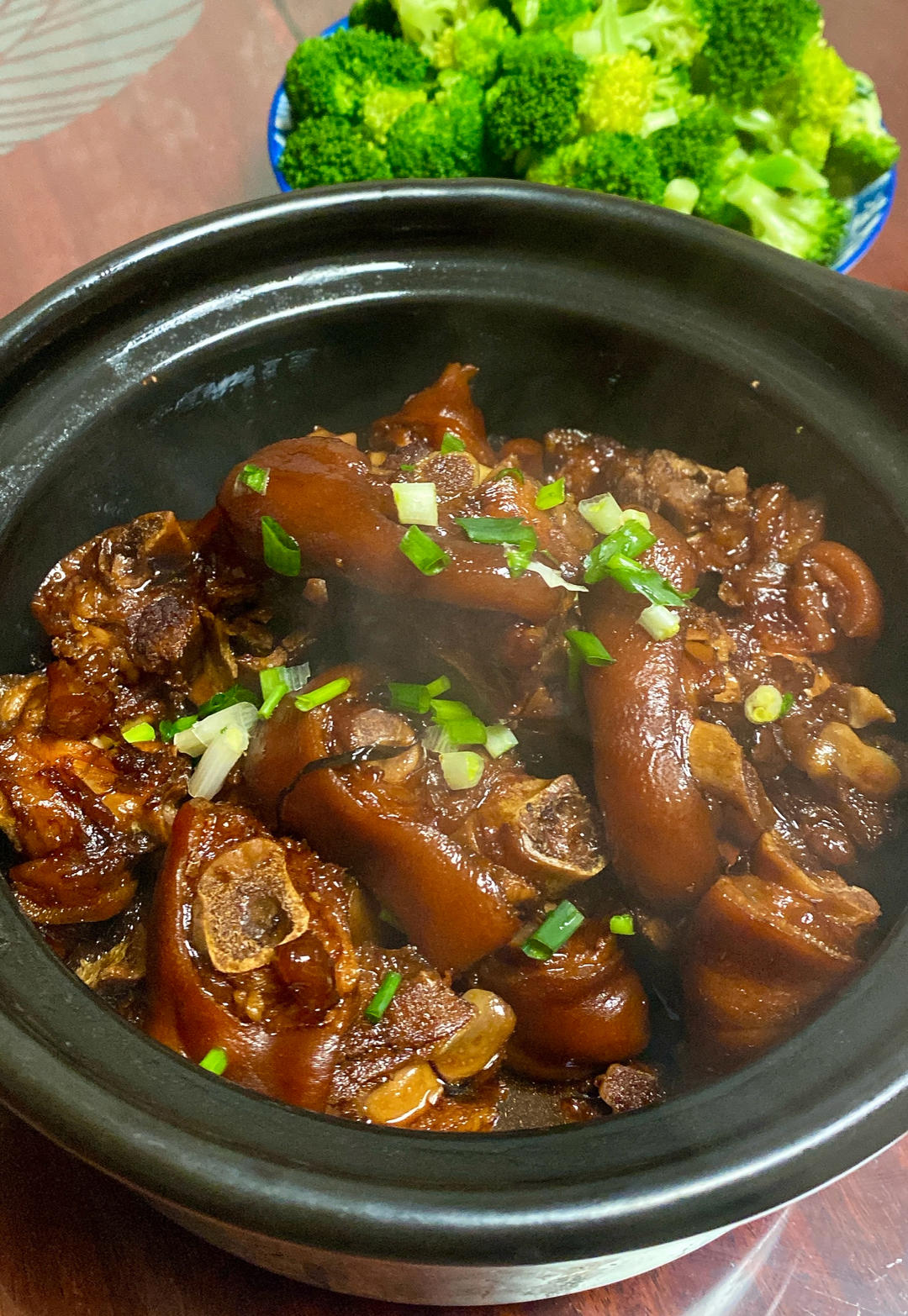 大师菜谱
排骨酱香鲍鱼一李锦记酱料成就美味