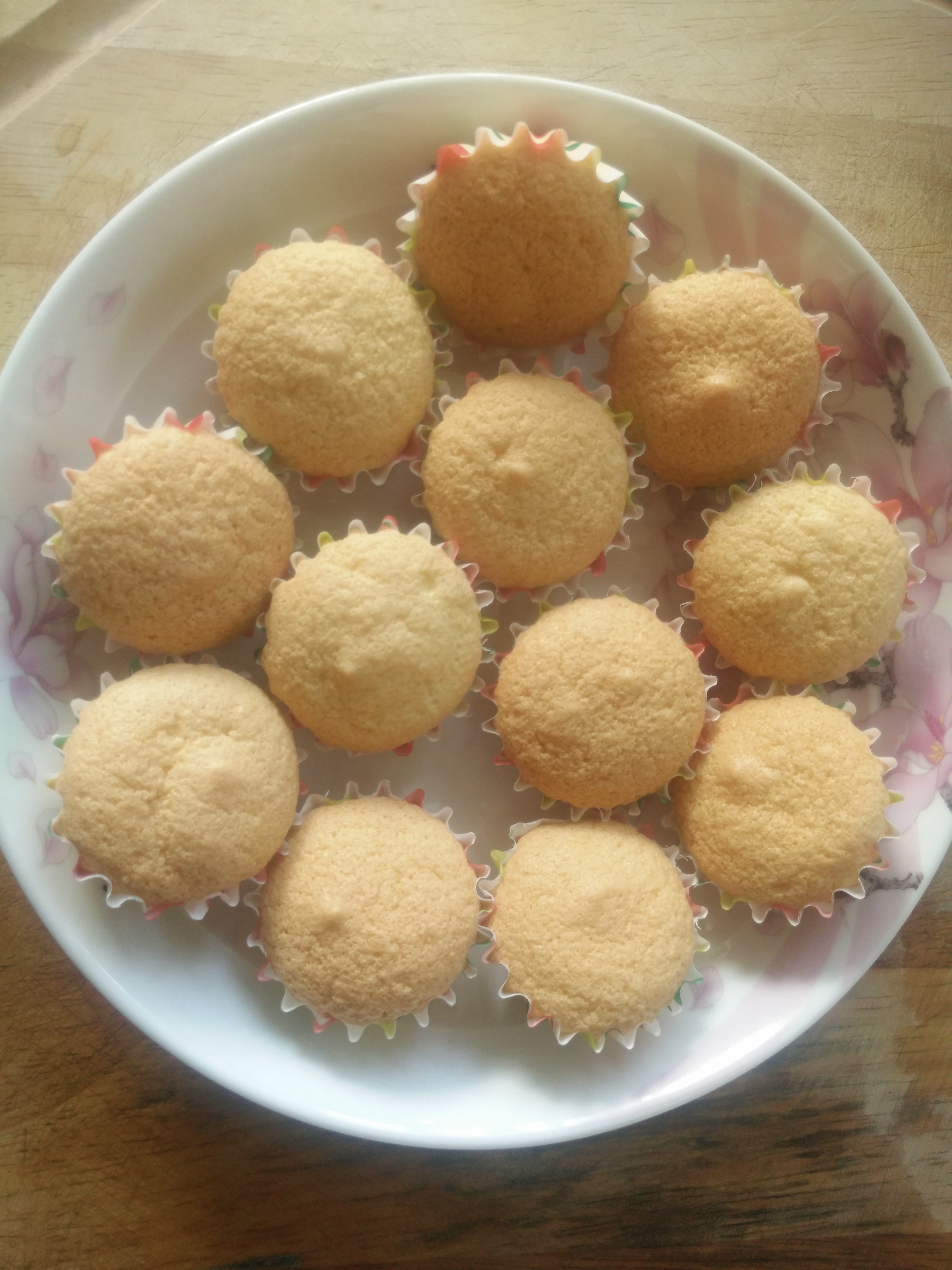 蛋香十足の海绵杯子蛋糕，伴手礼好选择。