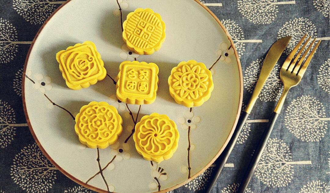 桃山皮—蛋黄莲蓉月饼