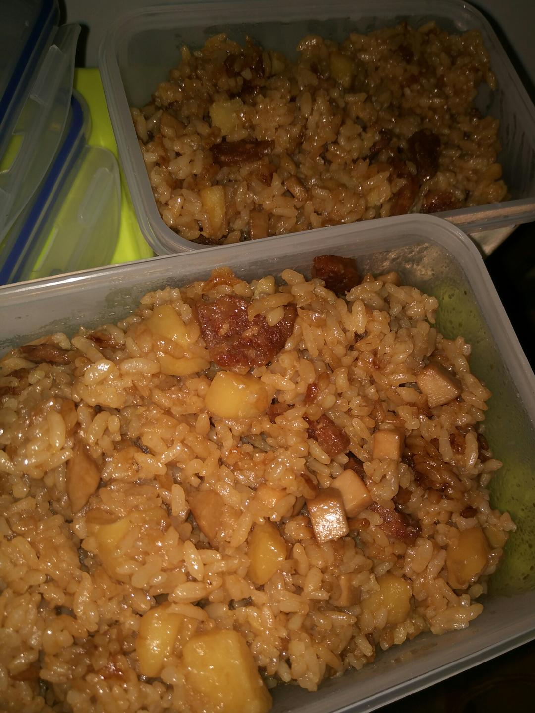 土豆腊肉焖饭的做法