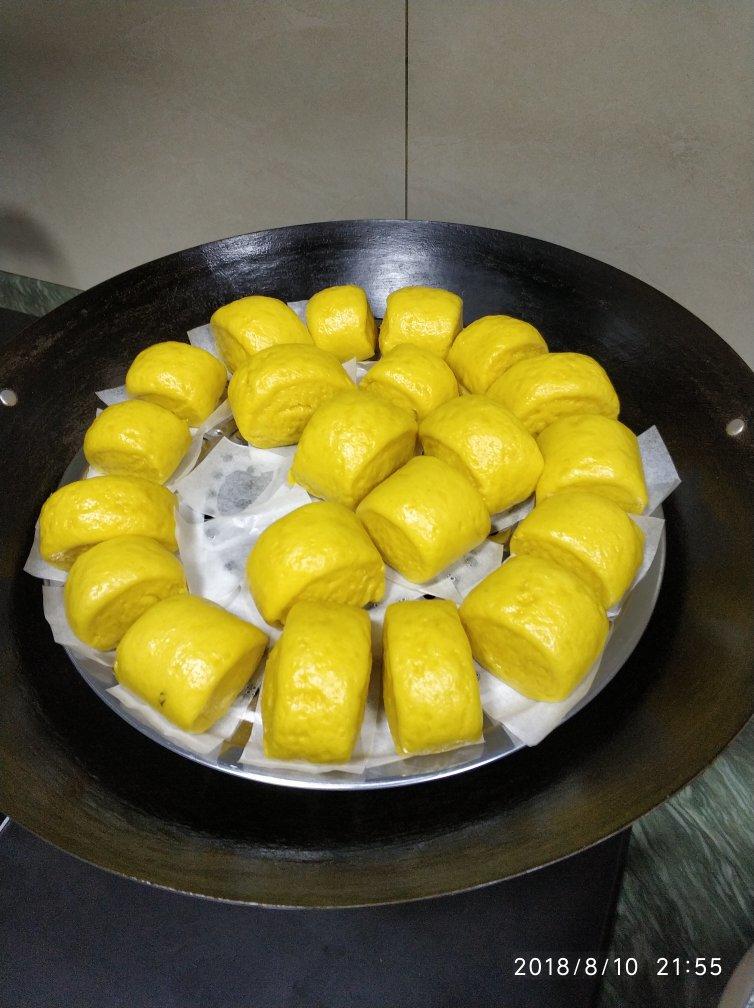 新手也可以--详解如何做出人见人爱、金黄的南瓜馒头