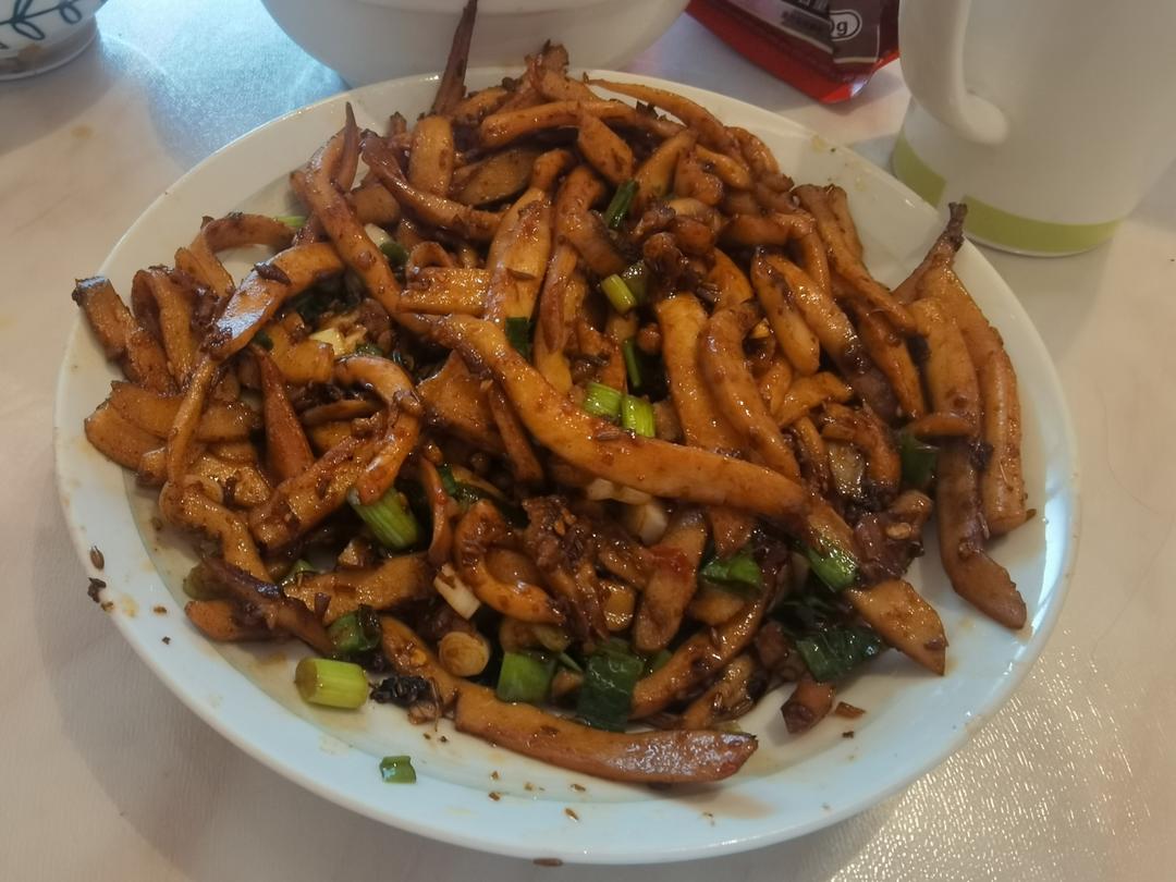 超下饭的孜然鱿鱼须，香辣爽嫩，比烧烤还好吃
