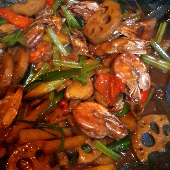 能瞬间引爆味蕾的【香辣干锅虾】