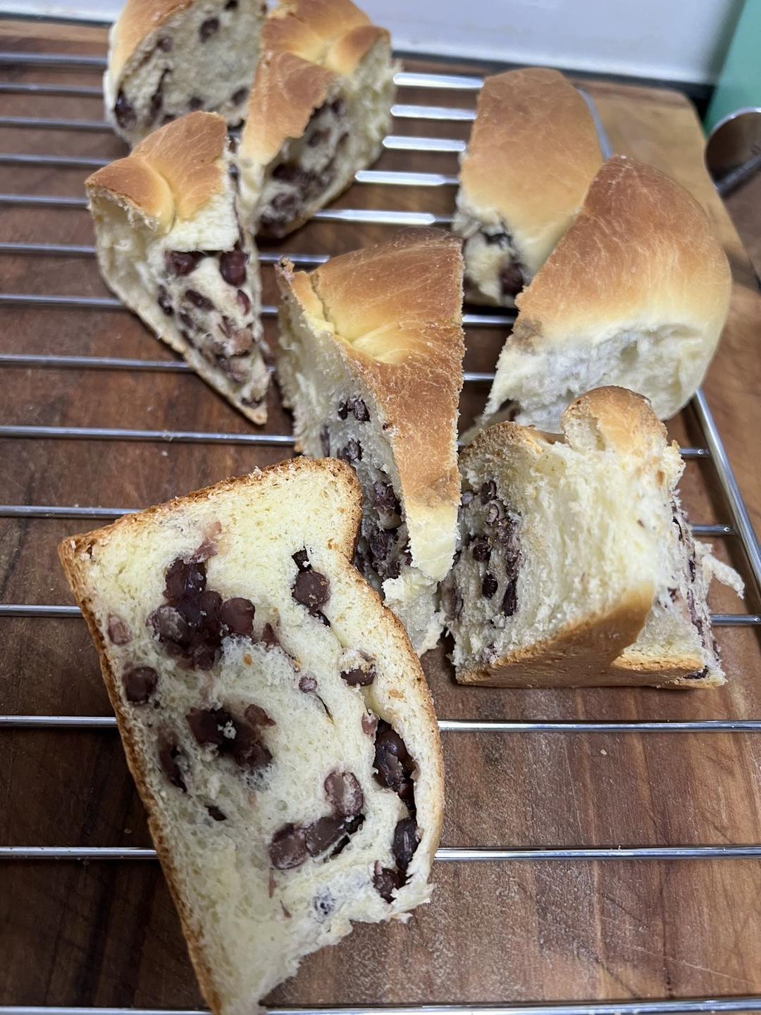 柔软好吃的蜜红豆牛奶吐司（无需分割、一次发酵）