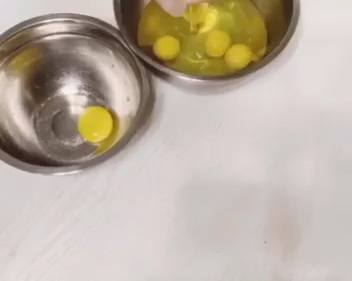 入口即化的蛋黄溶豆（超详细全视频版）的做法 步骤1