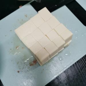 在宿舍里做麻婆豆腐的做法 步骤1