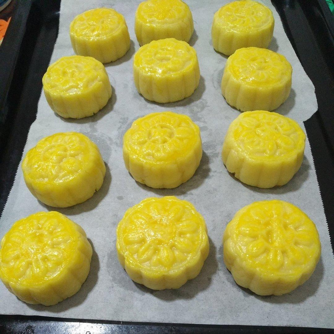 中秋的奶黄月饼，提前操练起来
