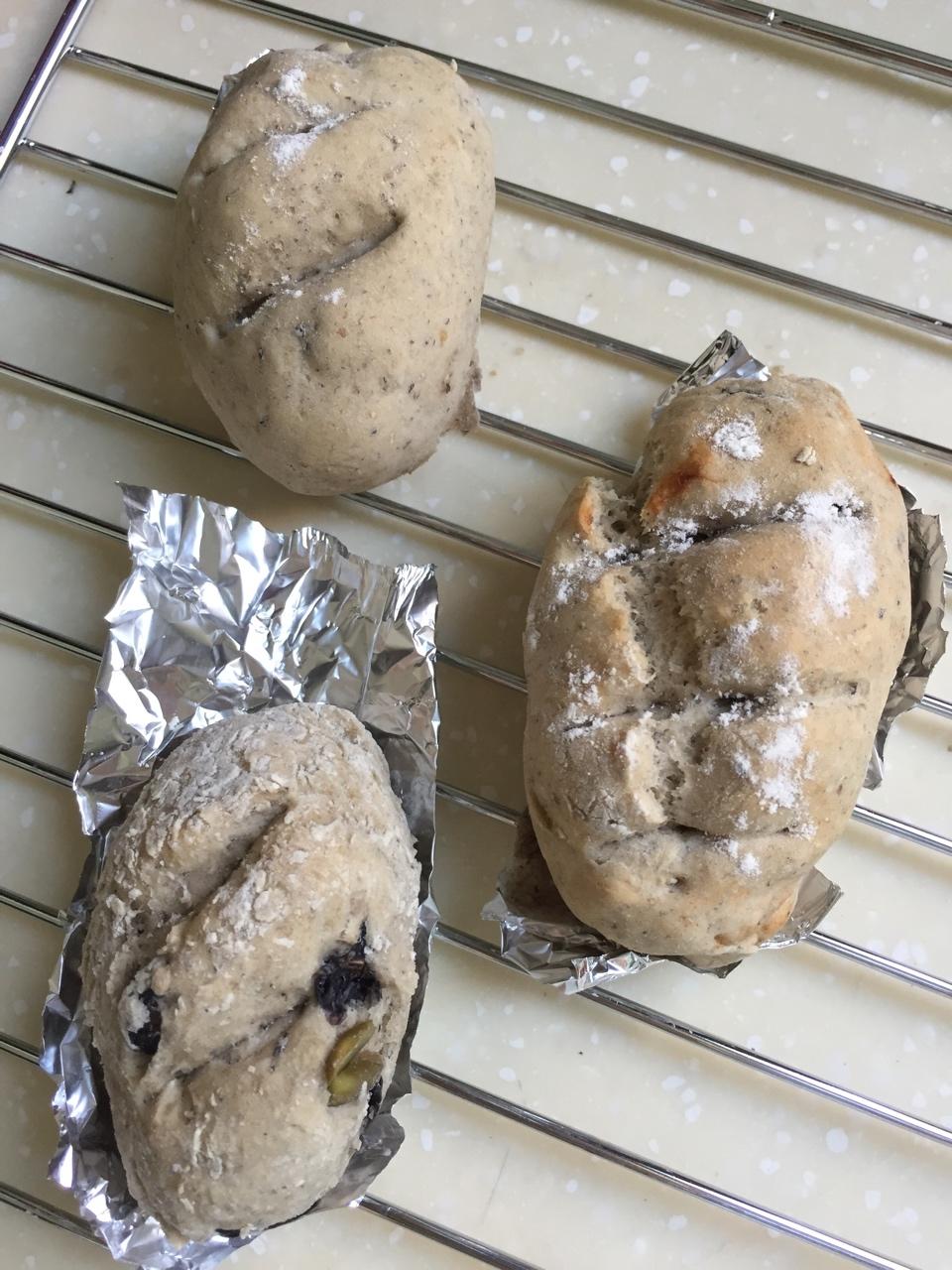 黑芝麻豆渣面包