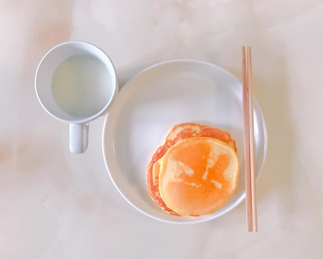 【减脂早餐】无油香蕉松饼（超简单）