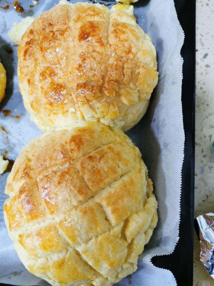 好吃到炸裂的港式菠萝包（附带制作酥皮的小视频）