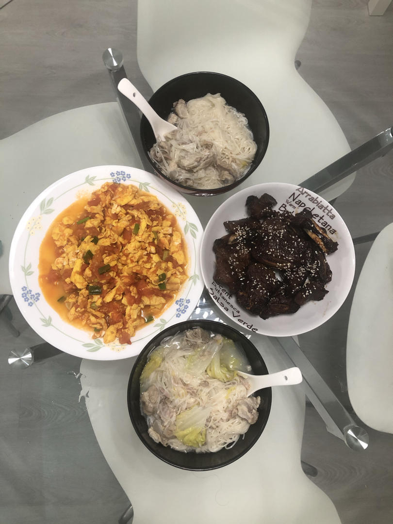 番茄炒鸡蛋（超浓的番茄味）