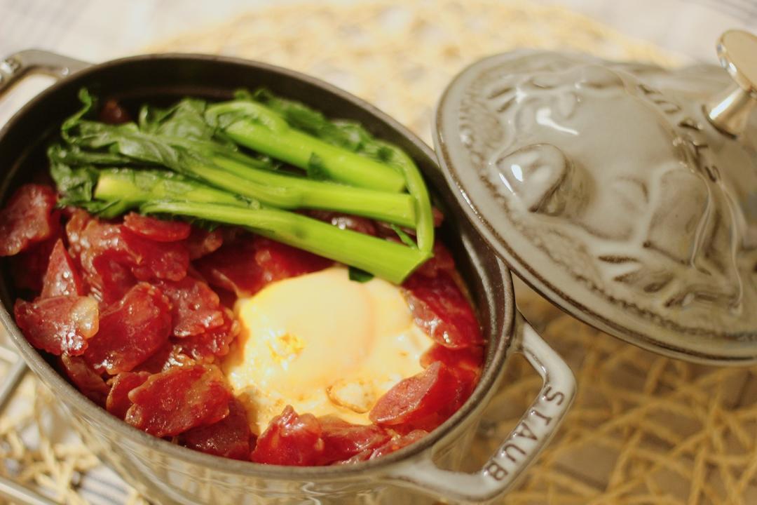 铸铁锅腊肠煲仔饭