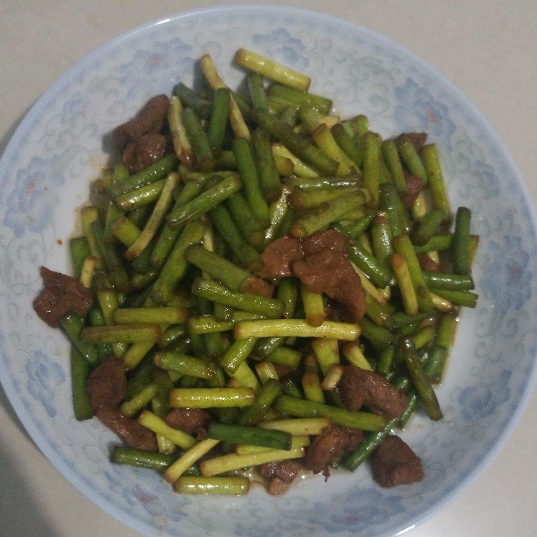 妈妈牌蒜薹炒肉