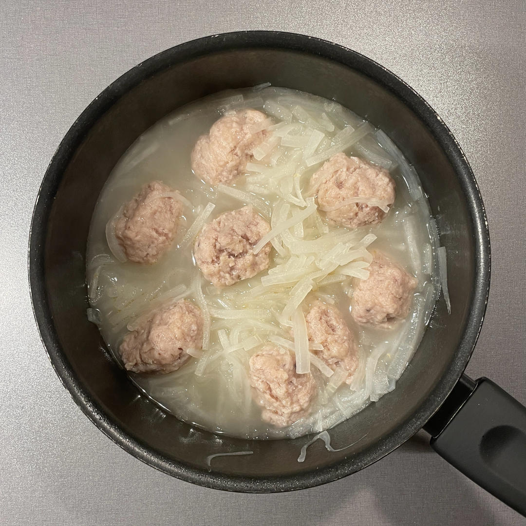 一碗清甜鲜美的萝卜丝肉丸汤