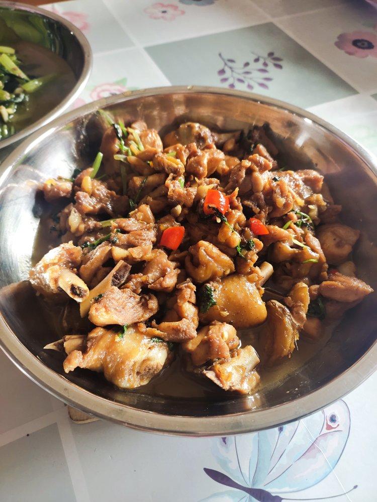 广式三杯鸡 肉香味浓 做法简单